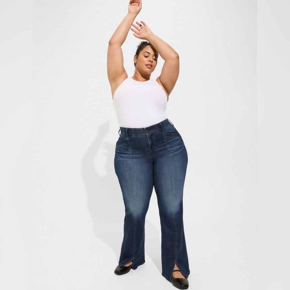 Torrid Bombshell Flare, Kick Split Super Soft High-Rise Jean 
Color:Hydrosphere